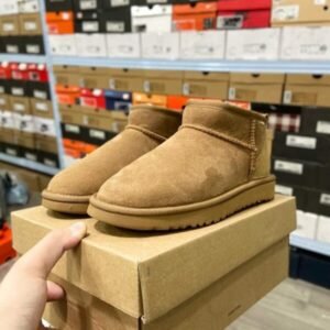 UGGS Shoes pallets