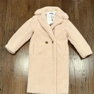 Zara Women’s Coats Pallet – 200 New Labeled Coats & Jackets